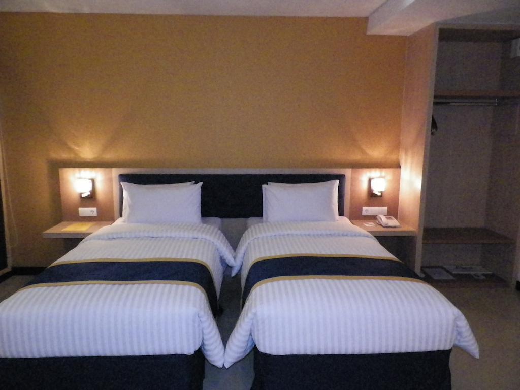 D'Best Hotel Pasar Baru Μπαντούνγκ Δωμάτιο φωτογραφία