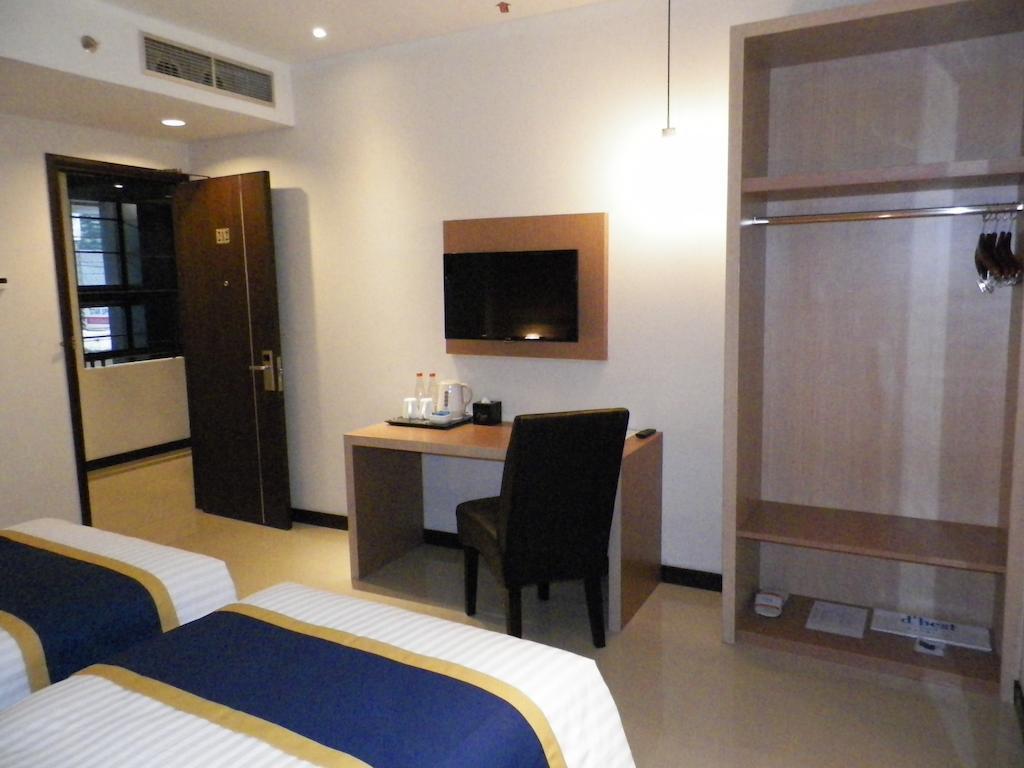 D'Best Hotel Pasar Baru Μπαντούνγκ Δωμάτιο φωτογραφία