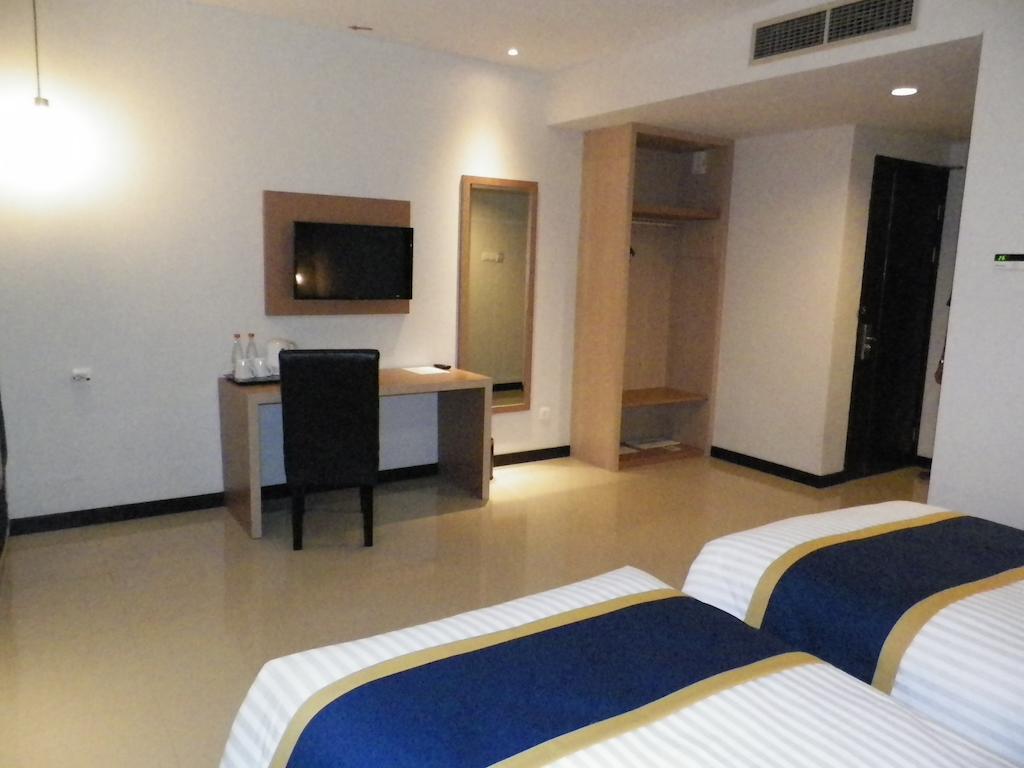 D'Best Hotel Pasar Baru Μπαντούνγκ Εξωτερικό φωτογραφία